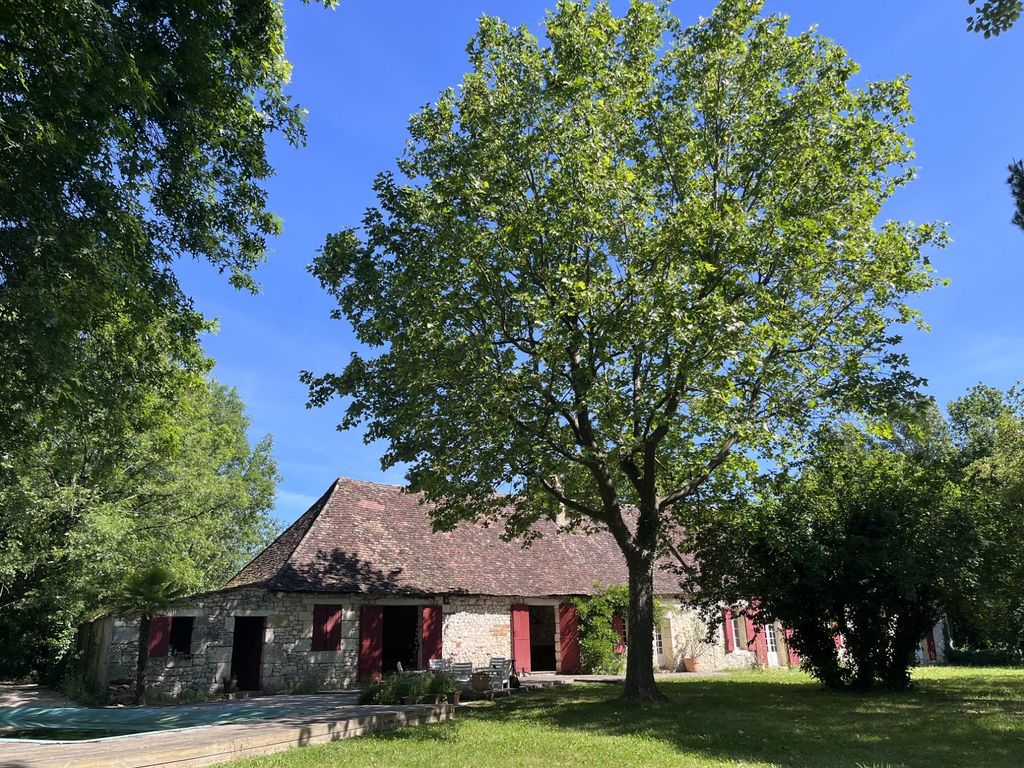 Property photo 1 of 25 Main Exterior View