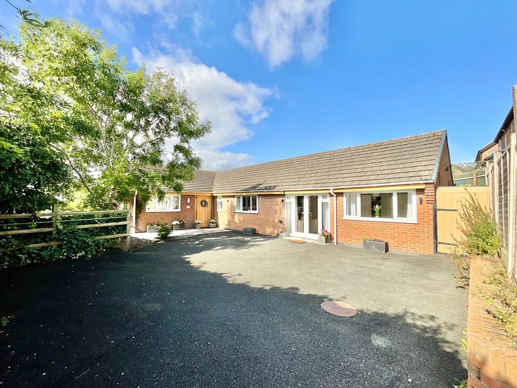 Property photo 1 of 27