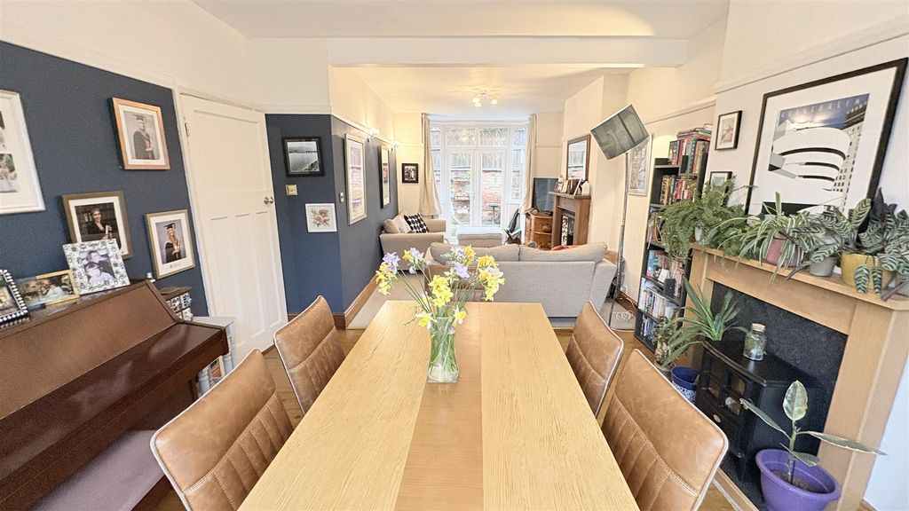 Property photo 3 of 22 Open Plan Living/Dining Area