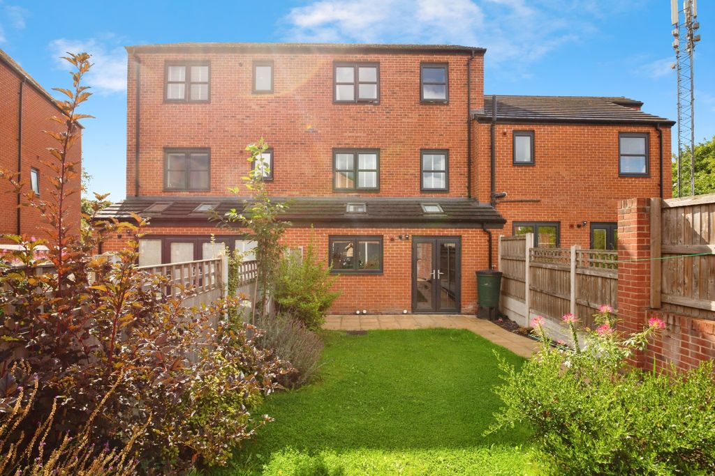 Property photo 2 of 15