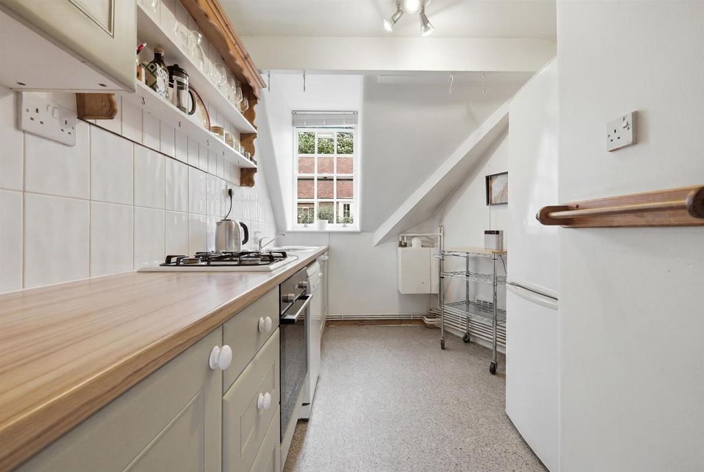 Property photo 3 of 11 14_Img_8309.Jpg