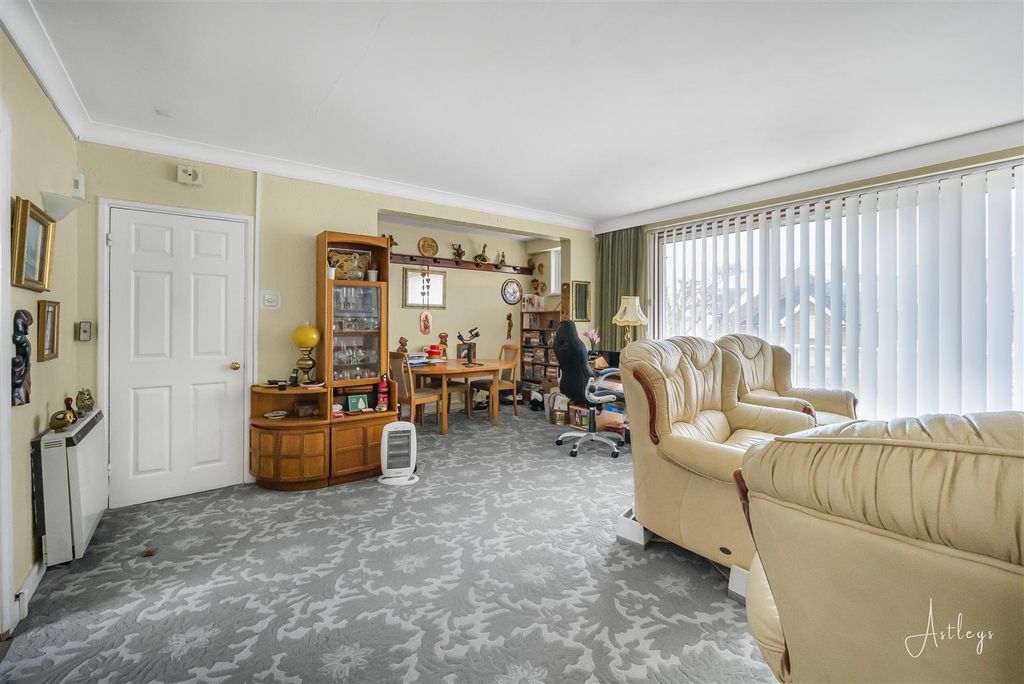 Property photo 3 of 14 Lounge/Dining Room