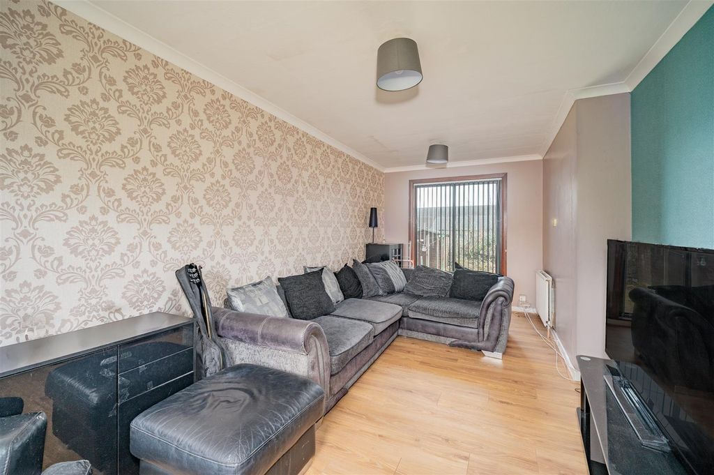 Property photo 3 of 11 137 Dunholm Road Dundee-6.Jpg