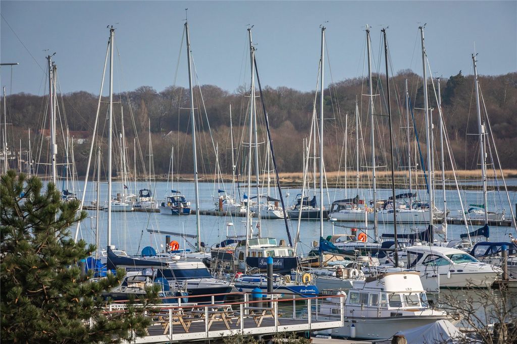 Property photo 2 of 15 Marina