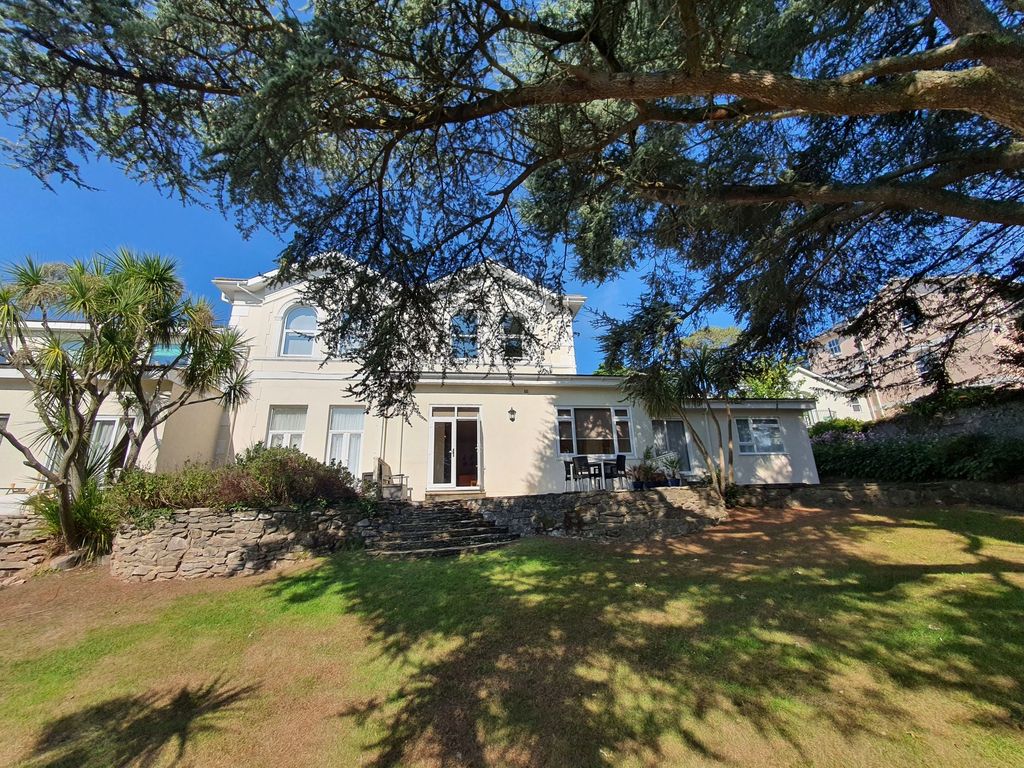 Property photo 1 of 21
