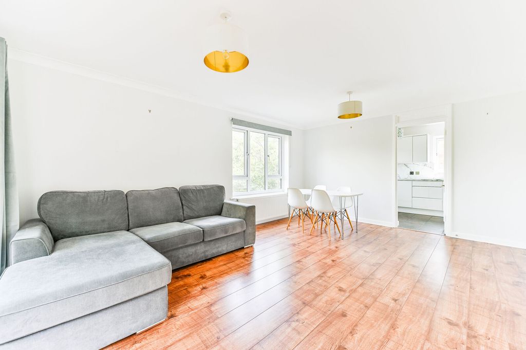 Property photo 3 of 19