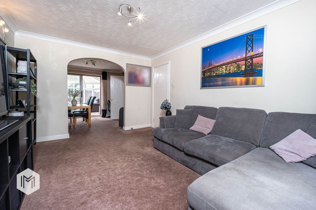 Property photo 2 of 23