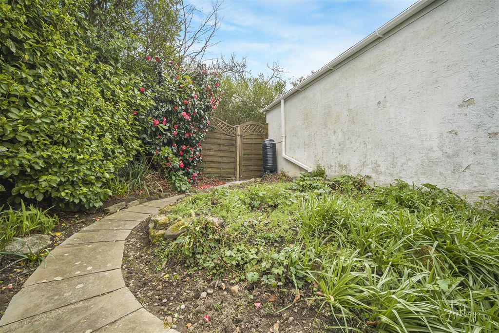 Property photo 3 of 22