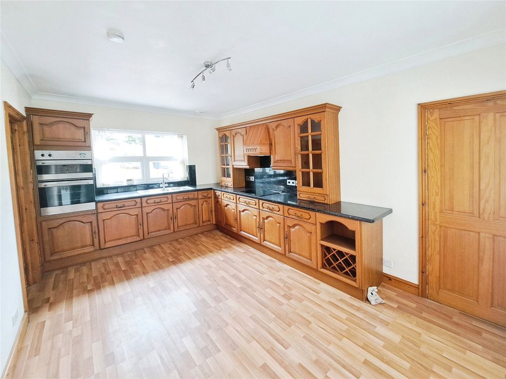 Property photo 2 of 10 Kitchen Diner