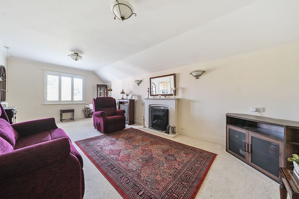Property photo 2 of 13