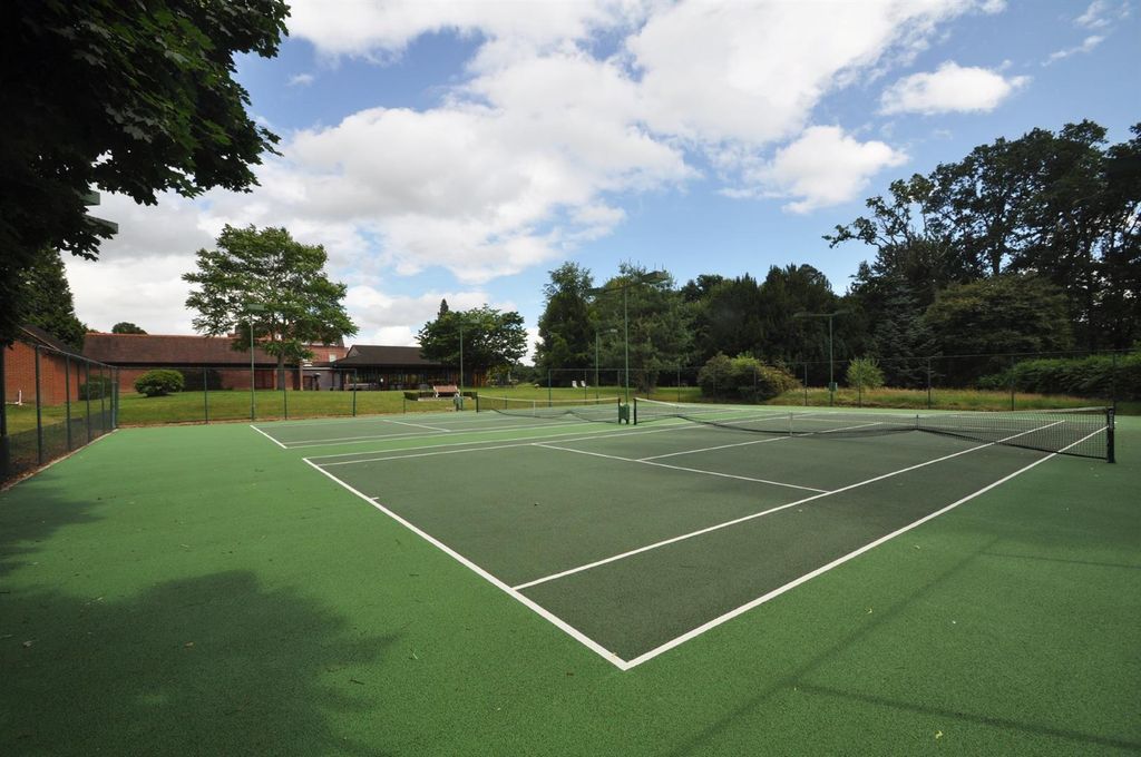 Property photo 2 of 21 Tennis Court.Jpg