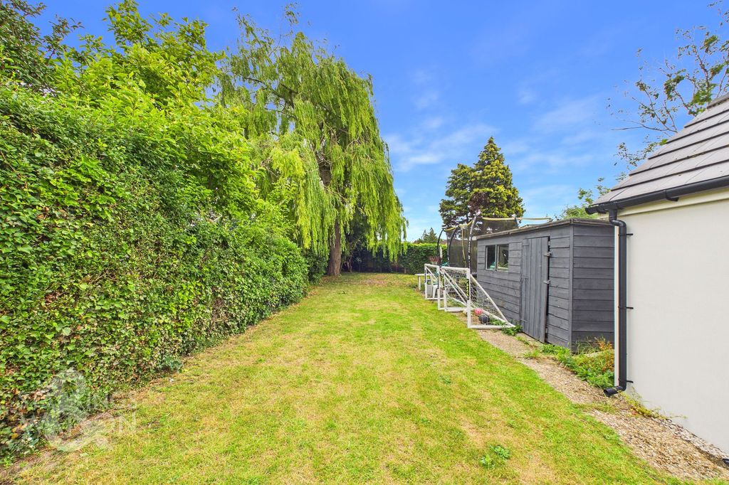 Property photo 1 of 33