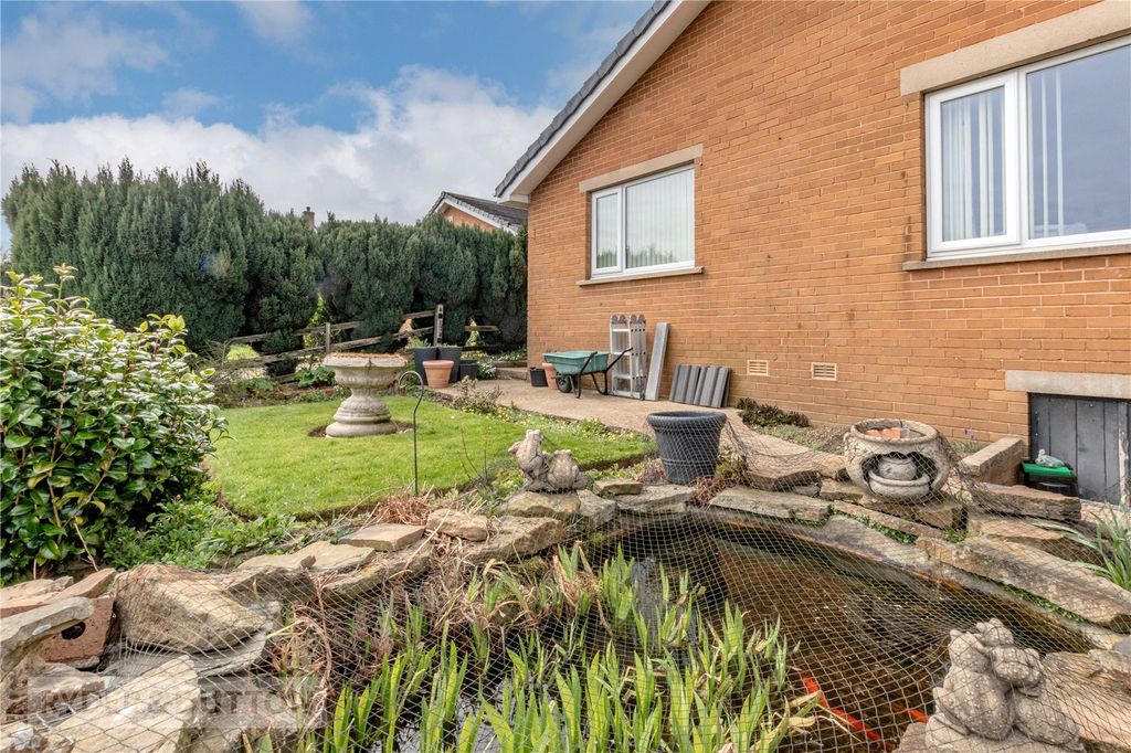 Property photo 2 of 21 Garden