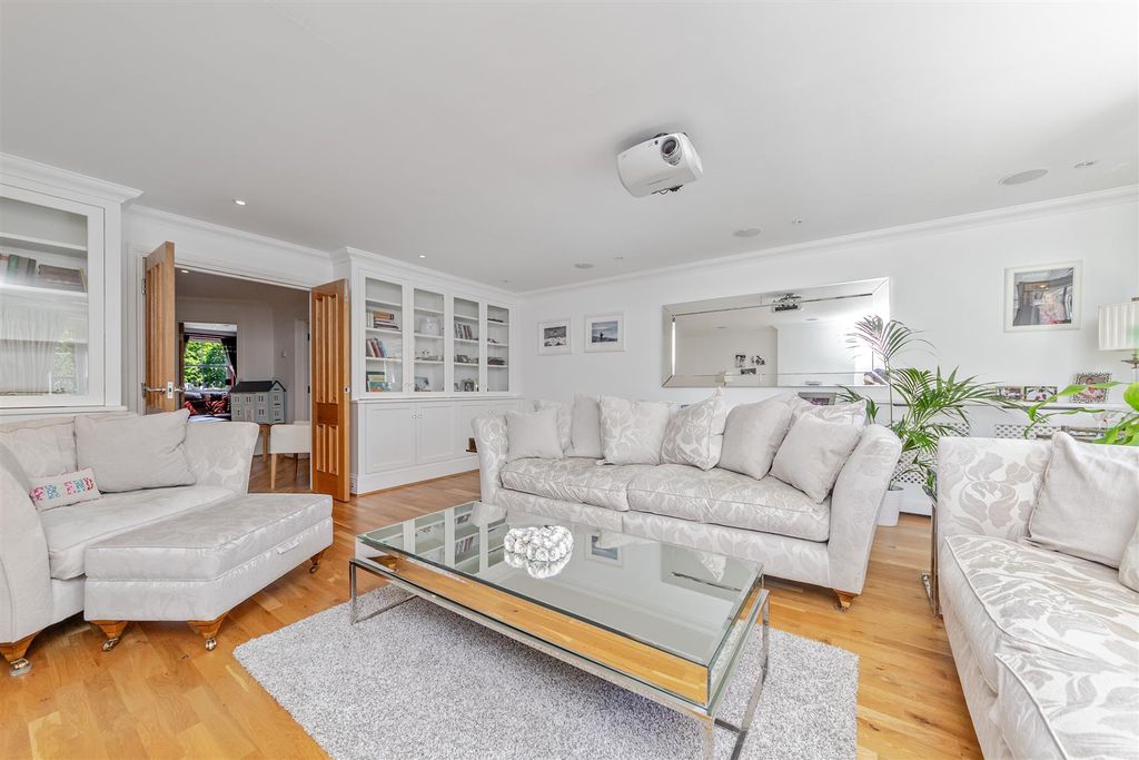 Property photo 2 of 57 3Cadoganplace-49.Jpg