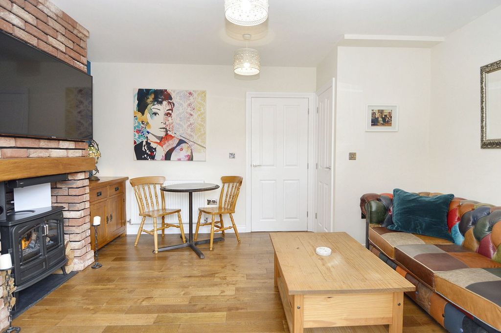 Property photo 3 of 19