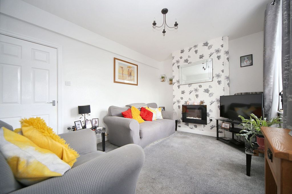 Property photo 3 of 21