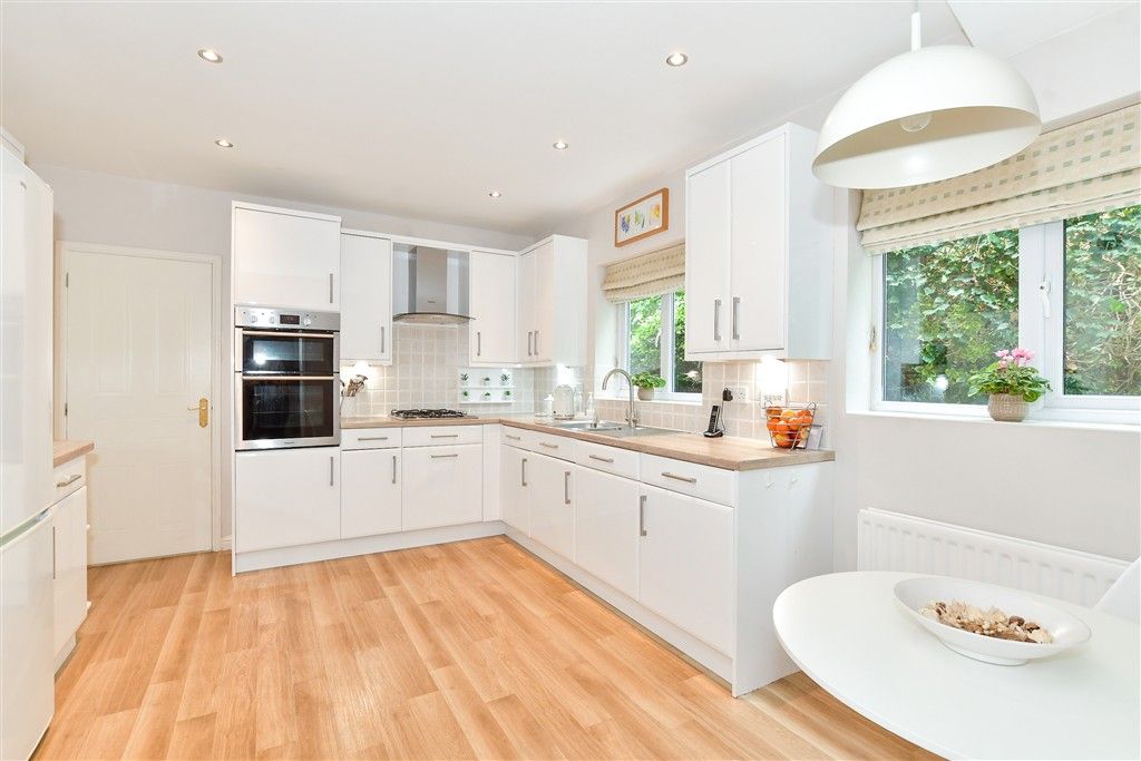 Property photo 2 of 14 Kitchen/ Breakfast Room