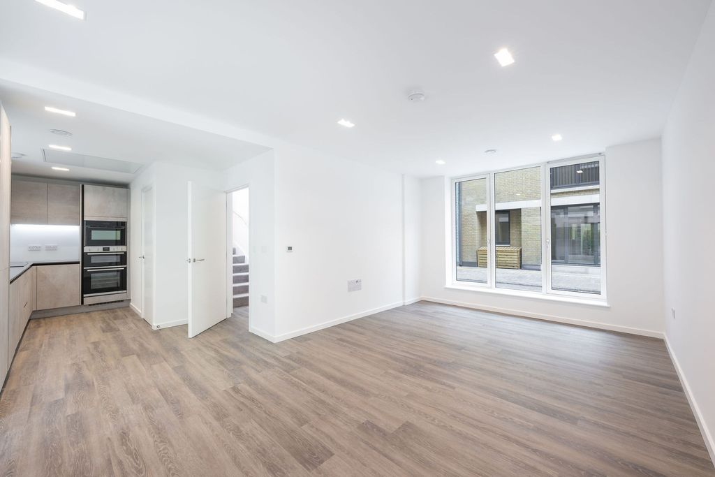 Property photo 3 of 26 Images