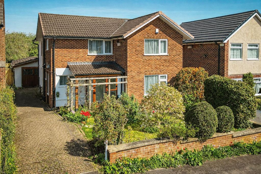 Property photo 1 of 33