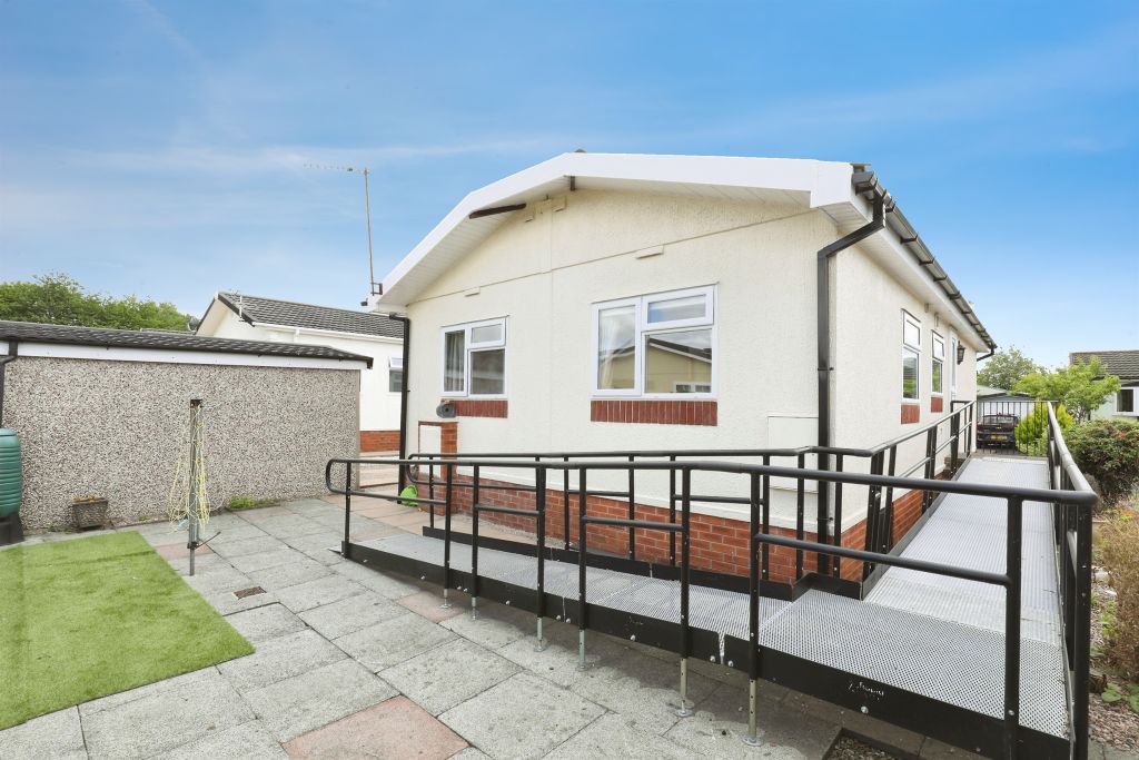 Property photo 2 of 18