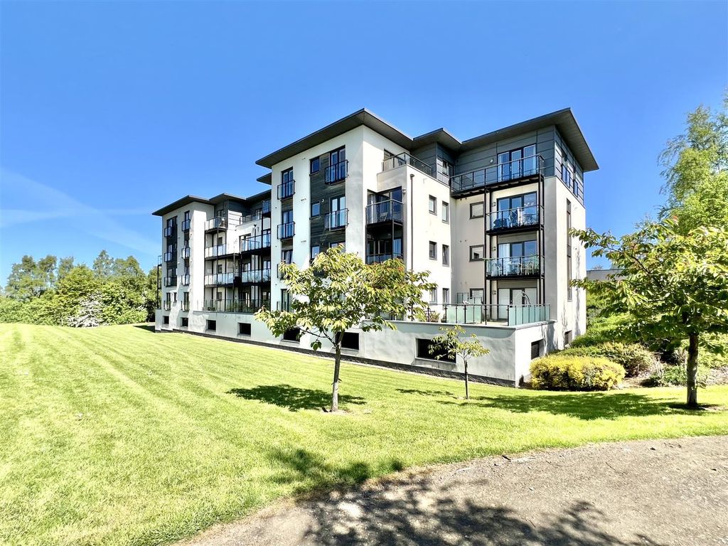 Property photo 1 of 16 Burnbrae Park, Edinburgh