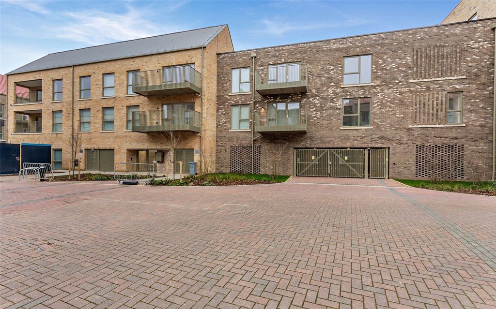 Property photo 1 of 12 Front
