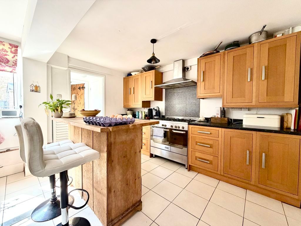 Property photo 2 of 21 Kitchen Breakfast Room
