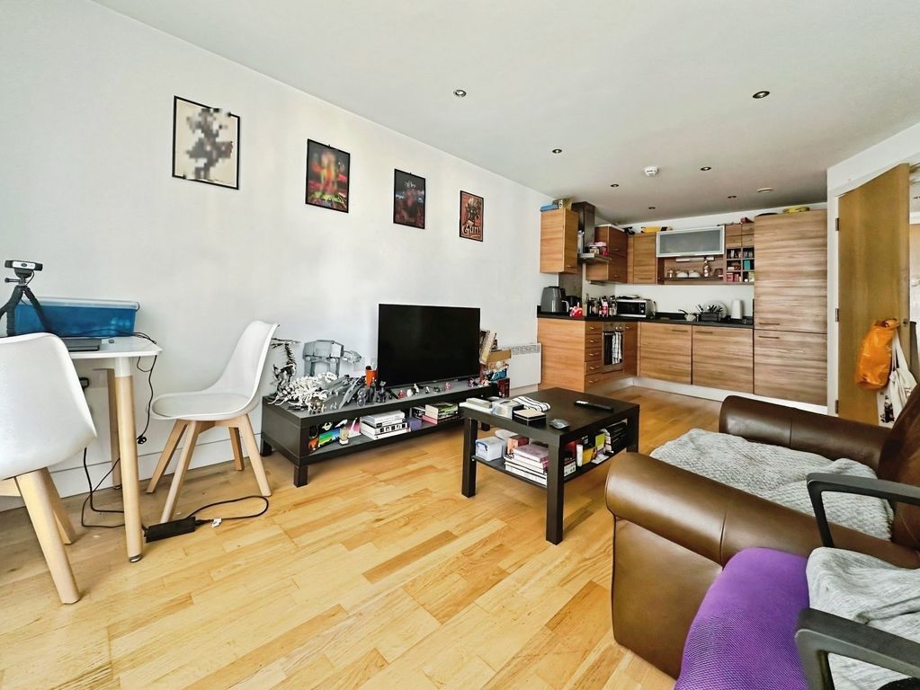 Property photo 2 of 7 Picture No. 15