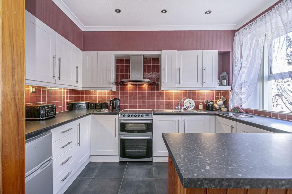 Property photo 3 of 34 Cup1385Seg Kitchen.Jpg