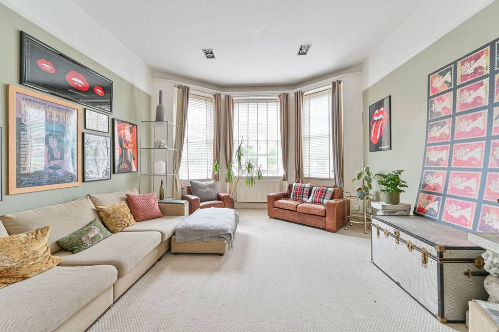 Property photo 3 of 24