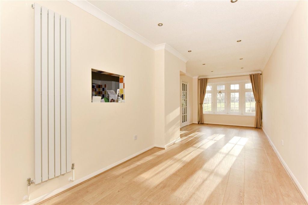 Property photo 3 of 8 Living/Dining Room