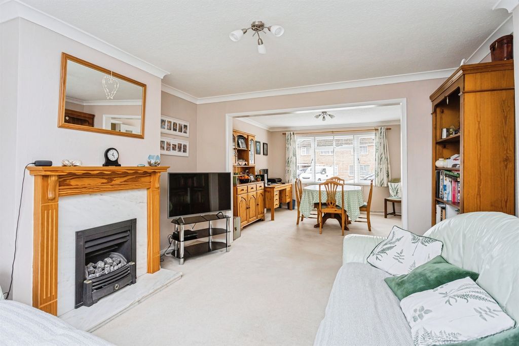 Property photo 3 of 19