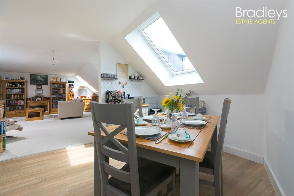 Additional image 13 of 2 bed flat for saleCentenary Way, Penzance, Cornwall TR18