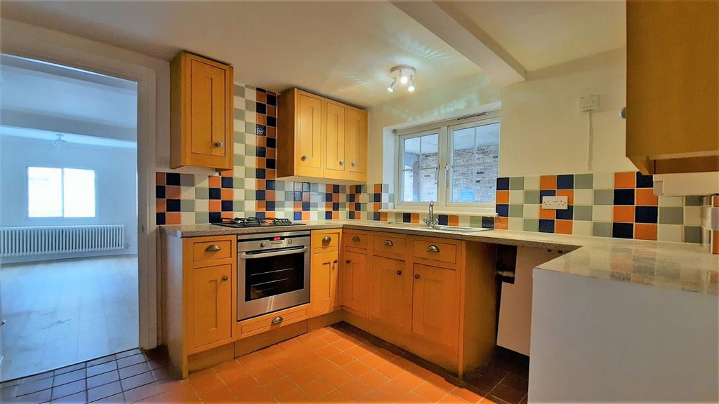 Property photo 3 of 11