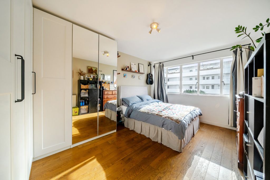 Property photo 3 of 11 1539436-13-6Ae1Ff...