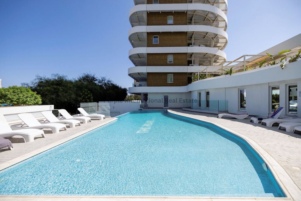 Property photo 1 of 25