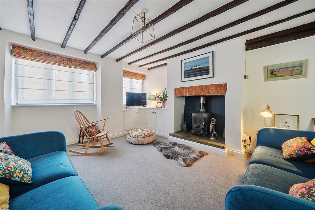 Property photo 3 of 14 Sitting Room