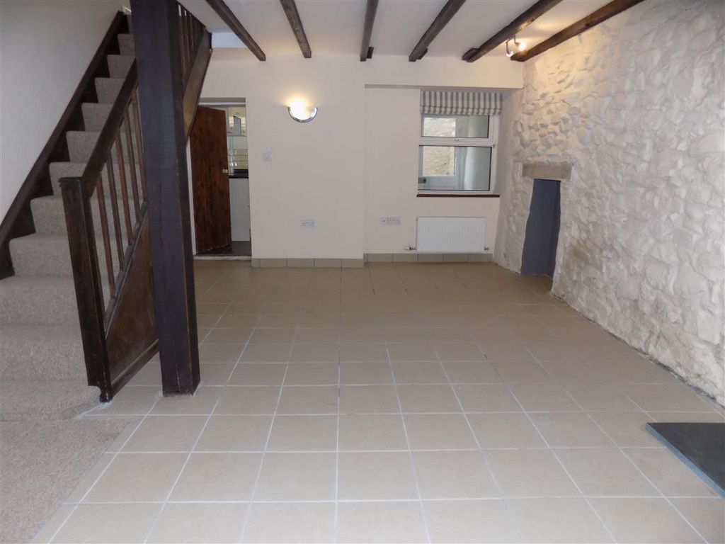 Property photo 3 of 8 View Of Diner