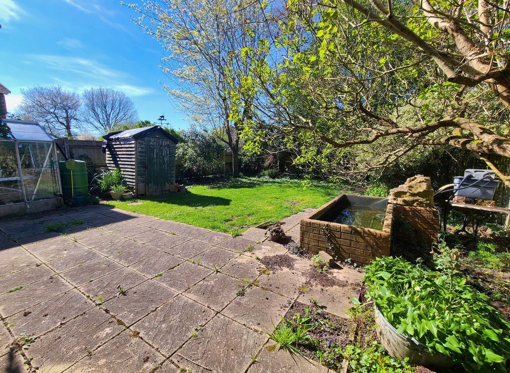 Property photo 2 of 17