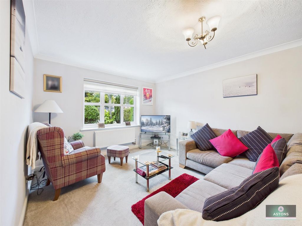 Property photo 2 of 18 Living Room