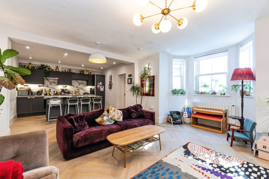 Additional image 8 of 3 bed flat for saleEpsom Road, Guildford, Surrey GU1