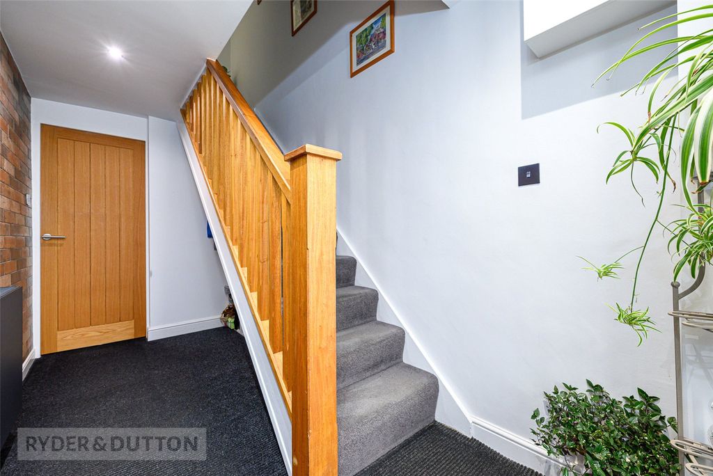 Property photo 3 of 24 Entrance Hallway