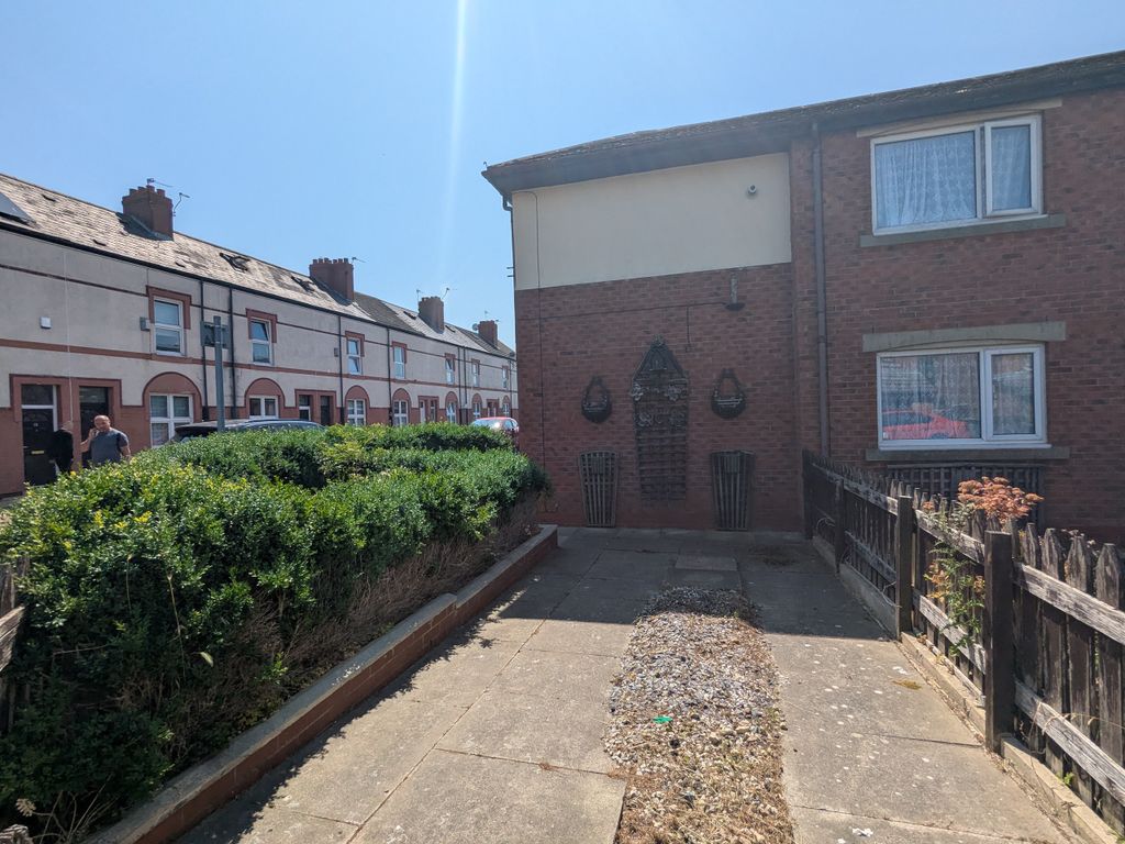 Property photo 2 of 12