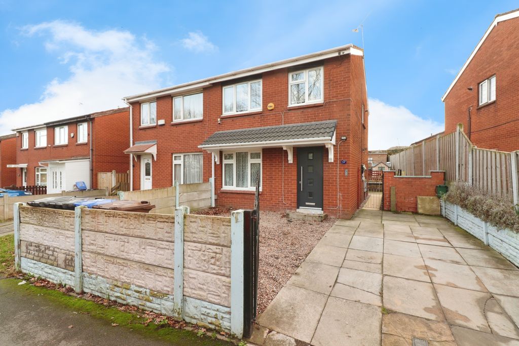 Property photo 1 of 15 Property Front