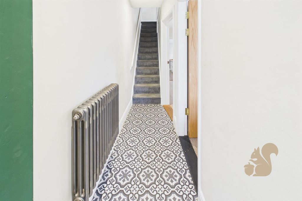 Property photo 2 of 22 Hallway