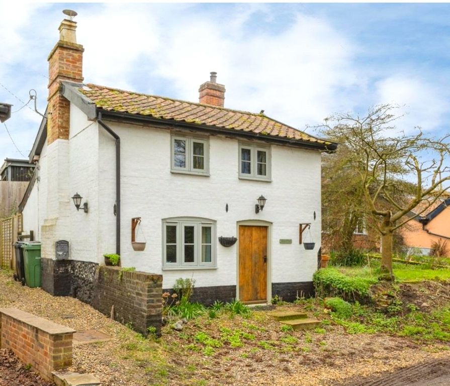 Property photo 1 of 11 Front