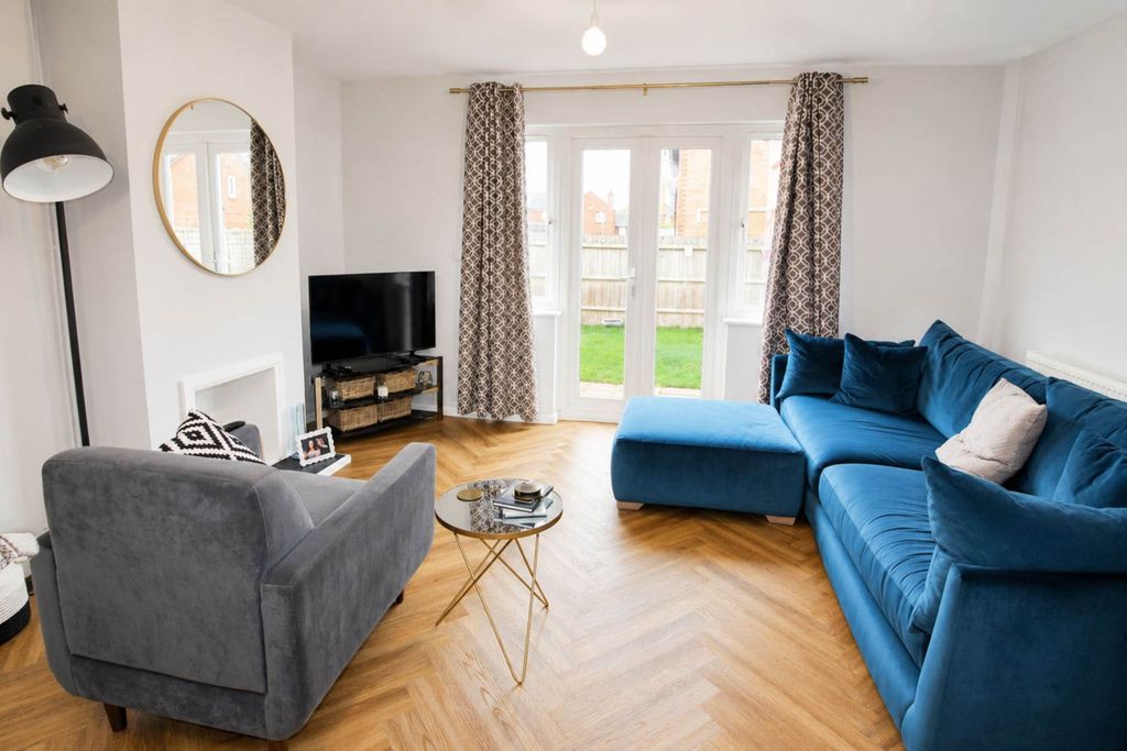 Property photo 2 of 13