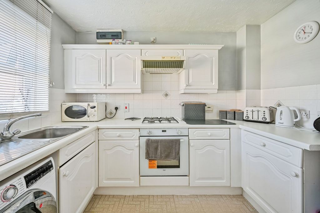 Property photo 2 of 17 Photo