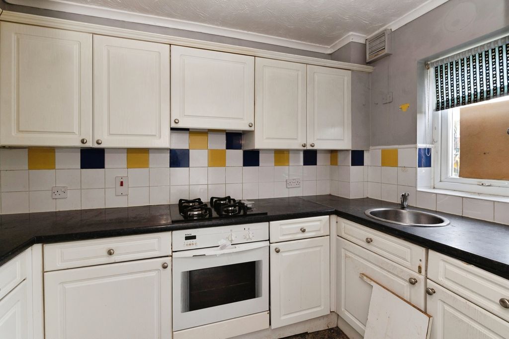 Property photo 2 of 16 Pbox-Img.Jpg