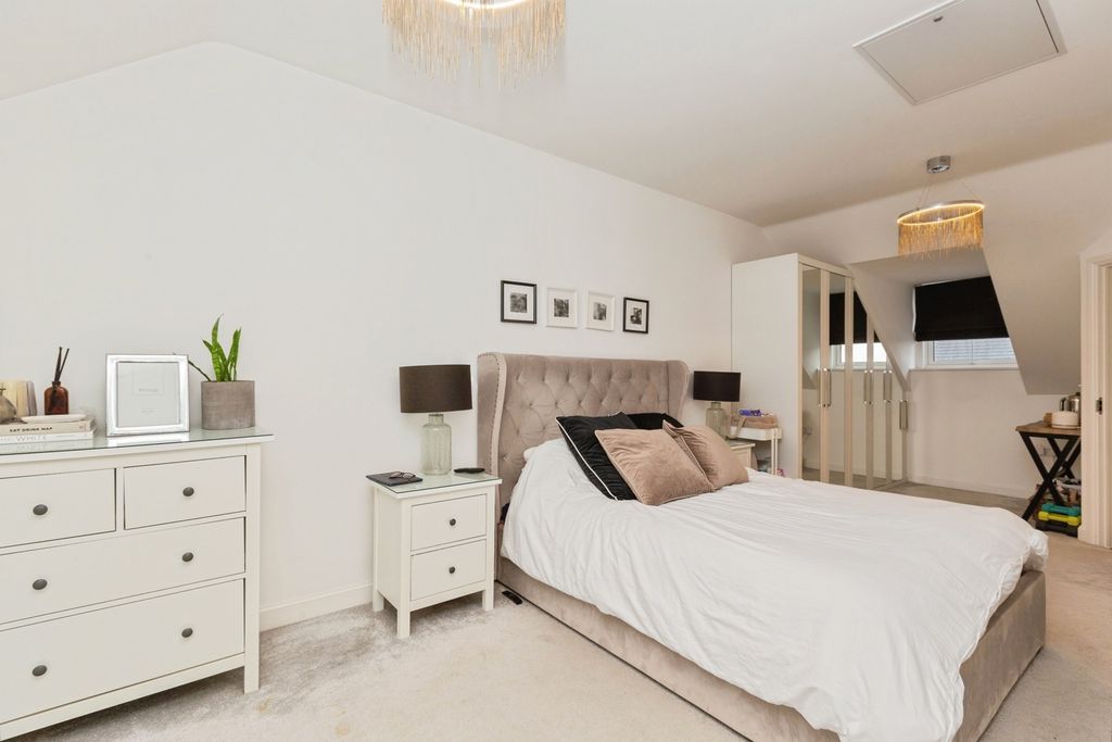 Property photo 3 of 15 Photo